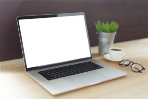 foto van laptop op bureau