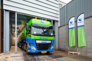 bulkwagen de heus voor fabriek Utrecht