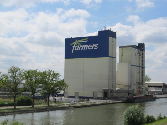 De ForFarmers-fabriek in Ingelmunster