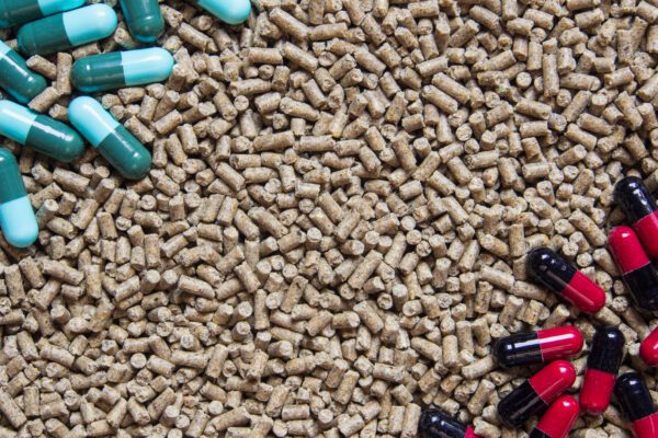 diervoer met antibioticapillen