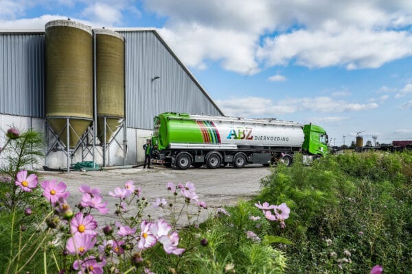 Bulkwagen ABZ Diervoeding op boerenerf