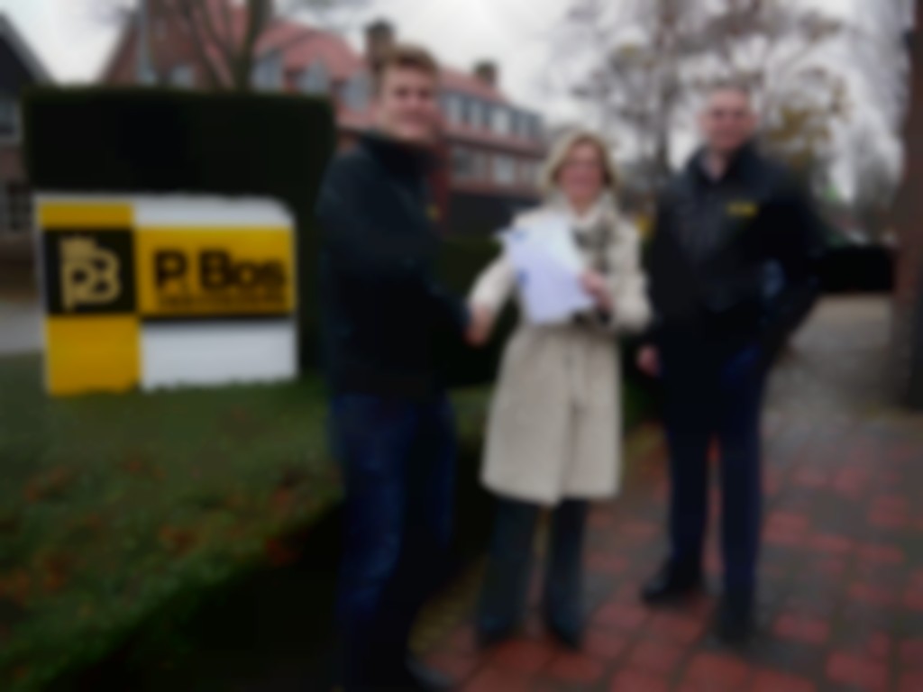 P. Bos veevoeders krijgt deelnamecertificaat Voederwaarde.nl overhandigd